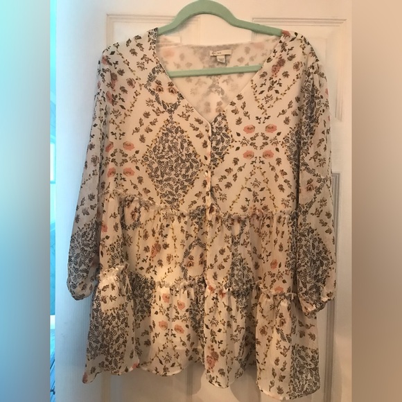 EST.1946   Ruffled beautiful blouse .  Size 14/16 W - Picture 1 of 5